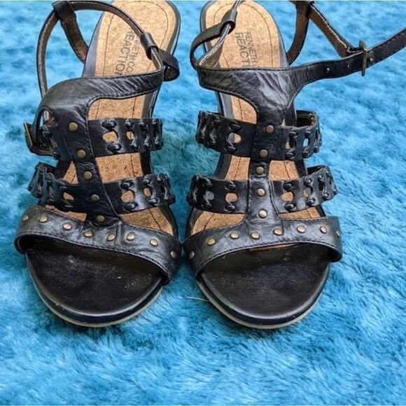 Kenneth Cole Reaction heels  - Picture 10 of 13